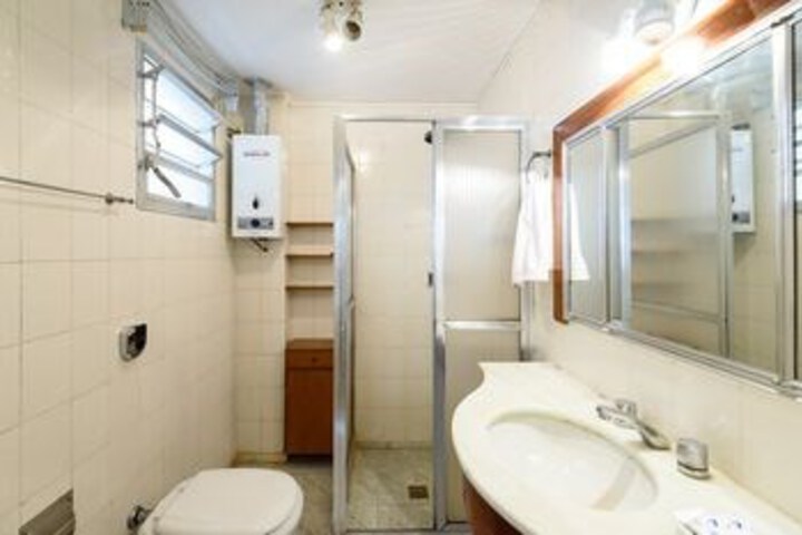 Room 6 of 20