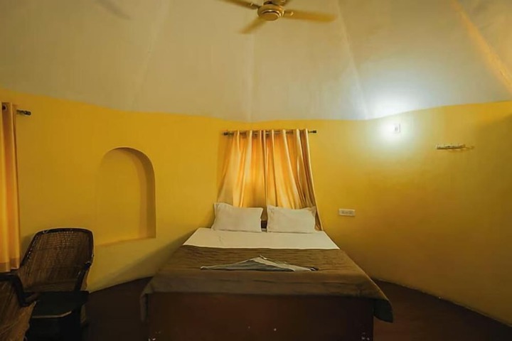 Room 9 of 26