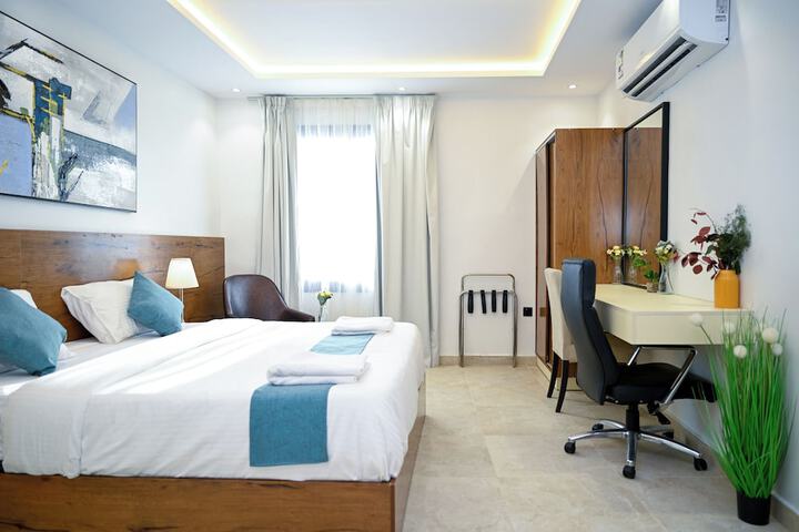 Room 14 of 32