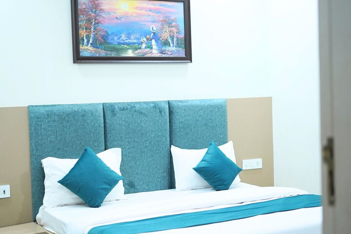 Room 3 of 24