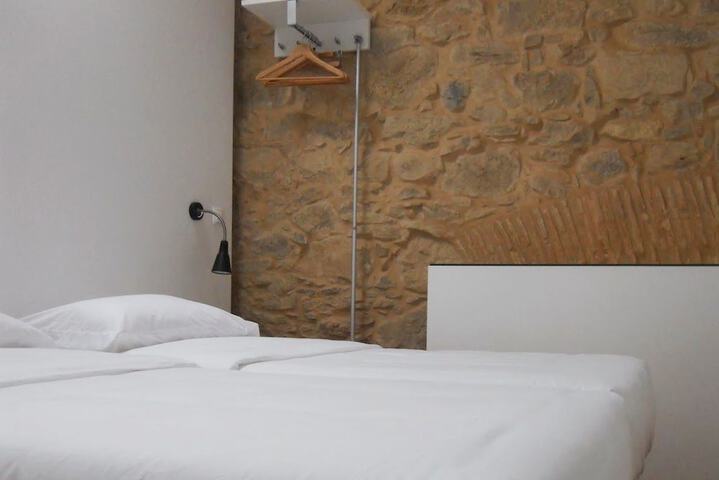 Room 2 of 23