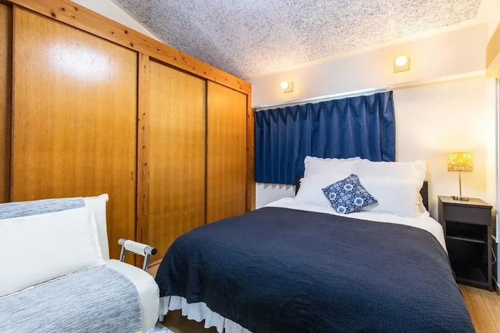 Room 3 of 12