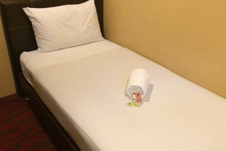 Room 5 of 35