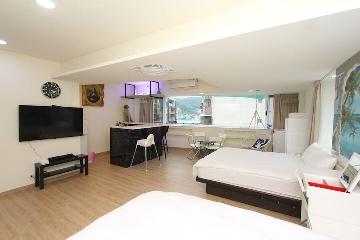 Room 135 of 246