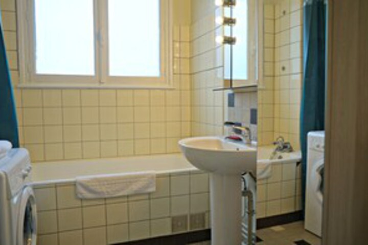 Room 3 of 10