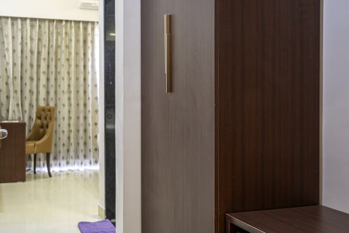 Room 11 of 27