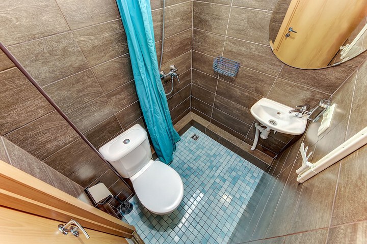 Room 15 of 15