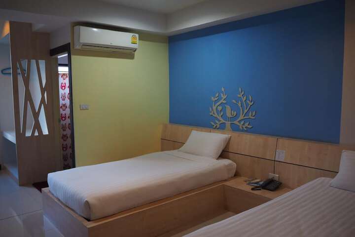 Room 35 of 65
