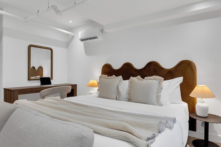 Room 70 of 199