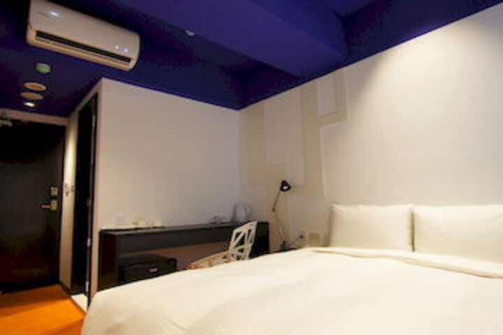 Room 34 of 65
