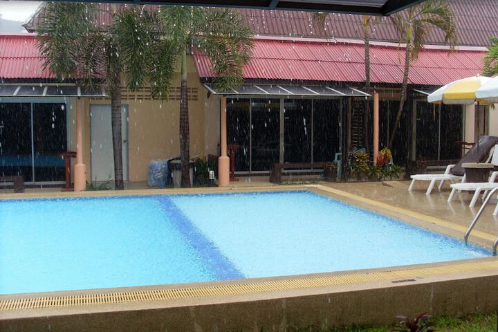 Hotel Pool
