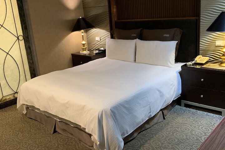 Room 18 of 54