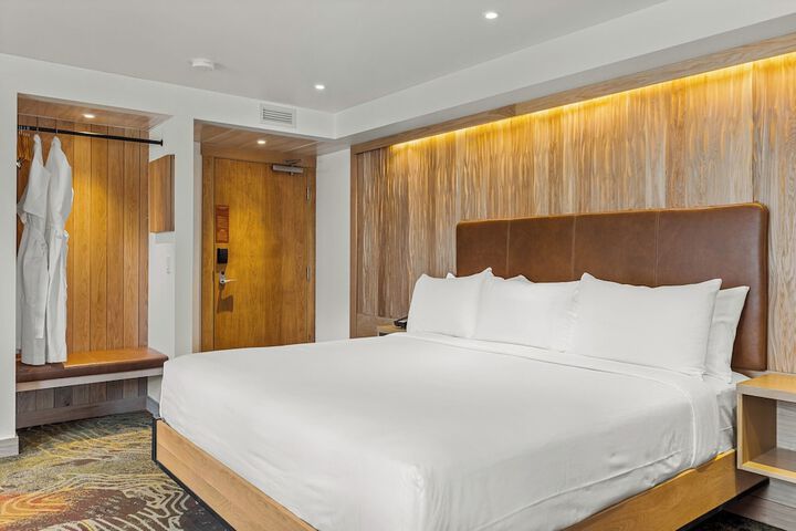 Room 12 of 48