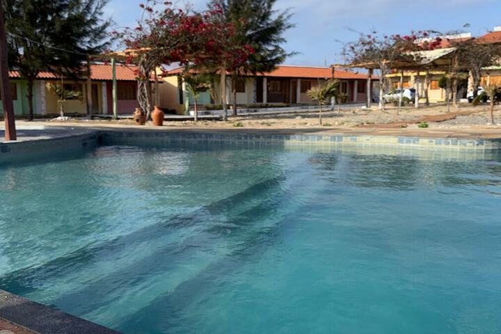 Pool 12 of 20