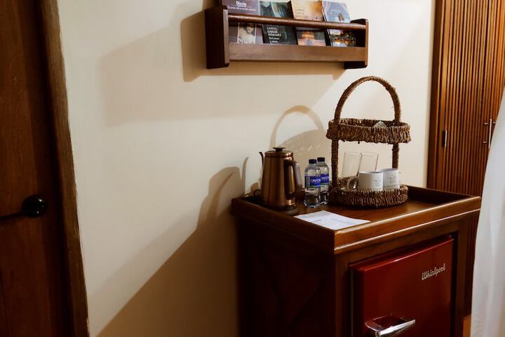 Room 14 of 66