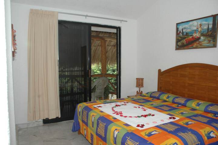 Room 8 of 34