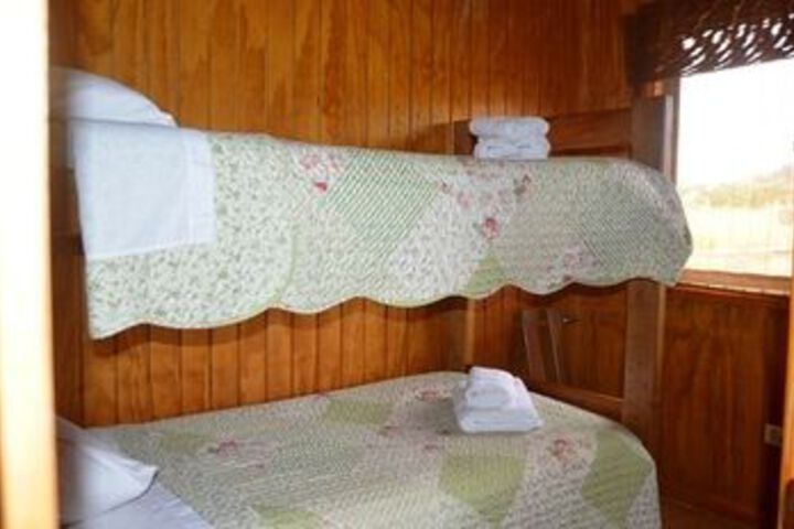Room 6 of 18