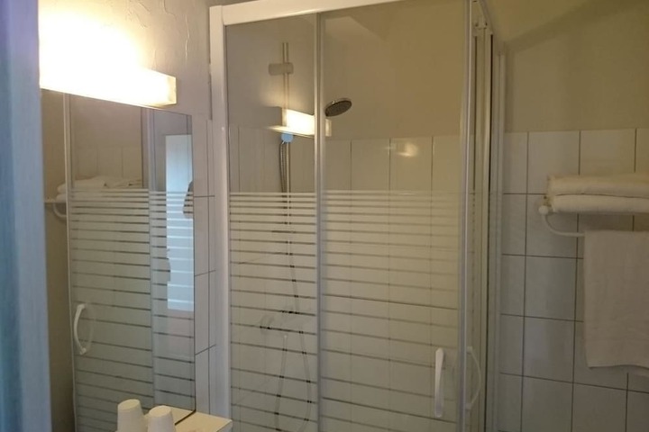 Room 5 of 24