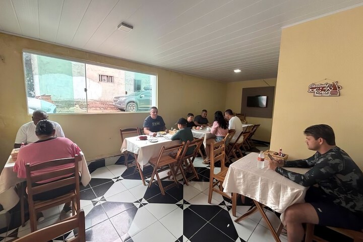Dining 12 of 14
