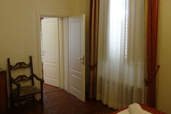 Room 17 of 41