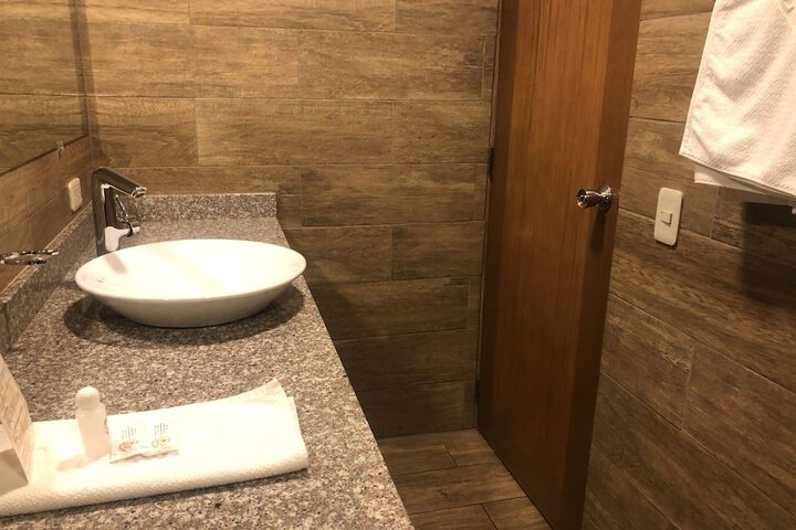 Room 43 of 77