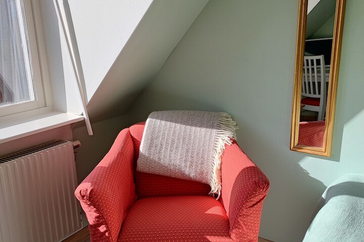 Room 35 of 83
