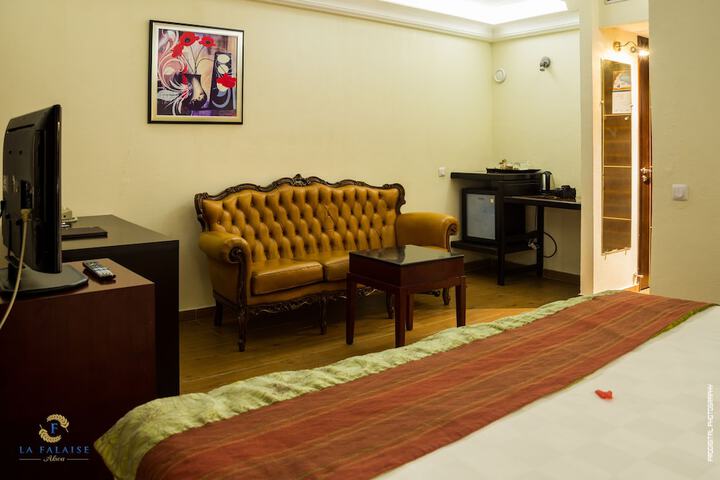 Room 14 of 53
