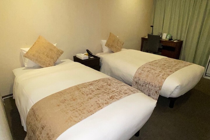 Room 15 of 32