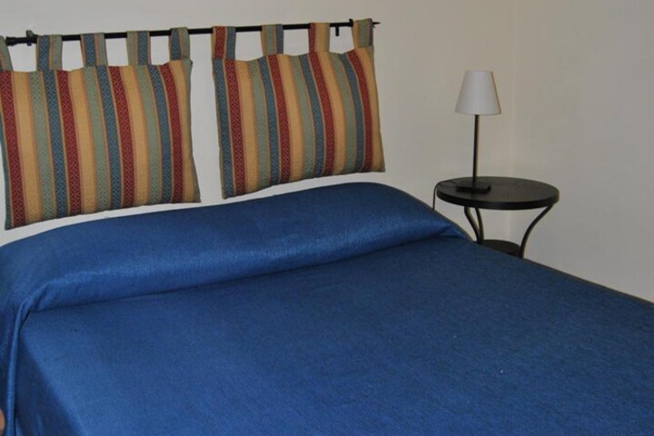 Room 10 of 33