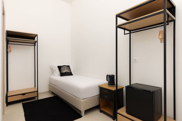 Room 6 of 39