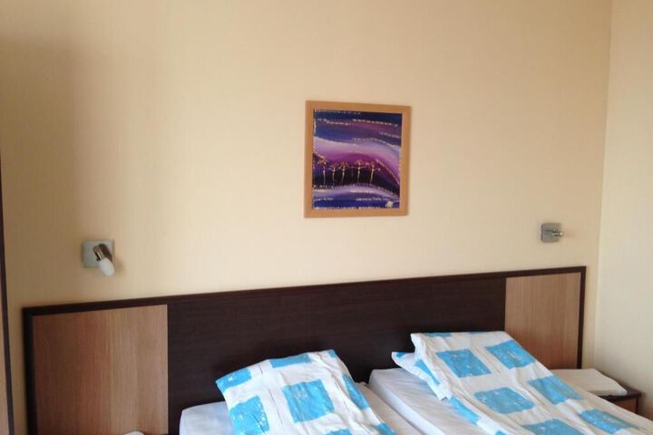 Room 32 of 41