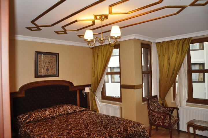 Room 49 of 77