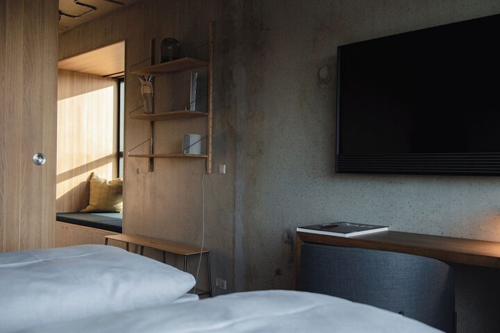 Room 33 of 125
