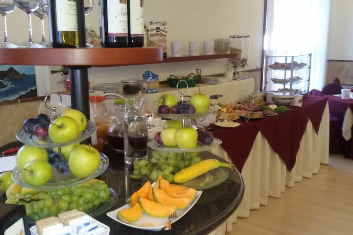 Breakfast/Coffee Service 20 of 30