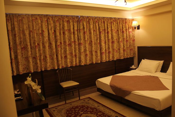 Room 16 of 49