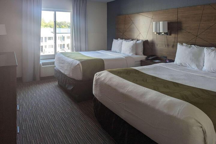 2 Queen Beds (11 of 22)