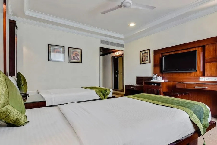 Room 4 of 14