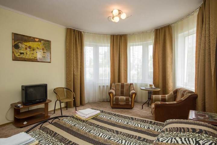 Room 12 of 26