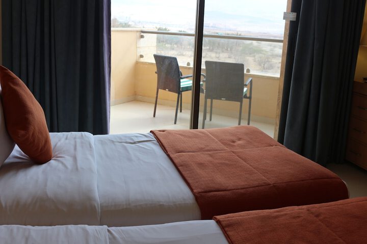 Room 14 of 66