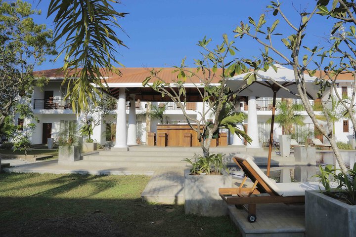 Hotel Pool
