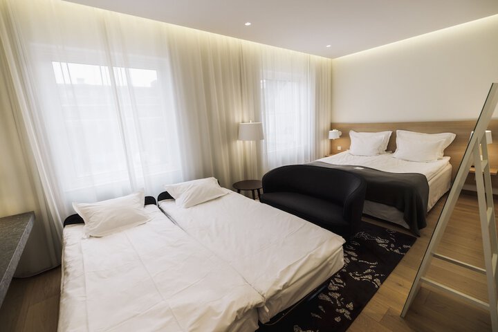 Room 12 of 53
