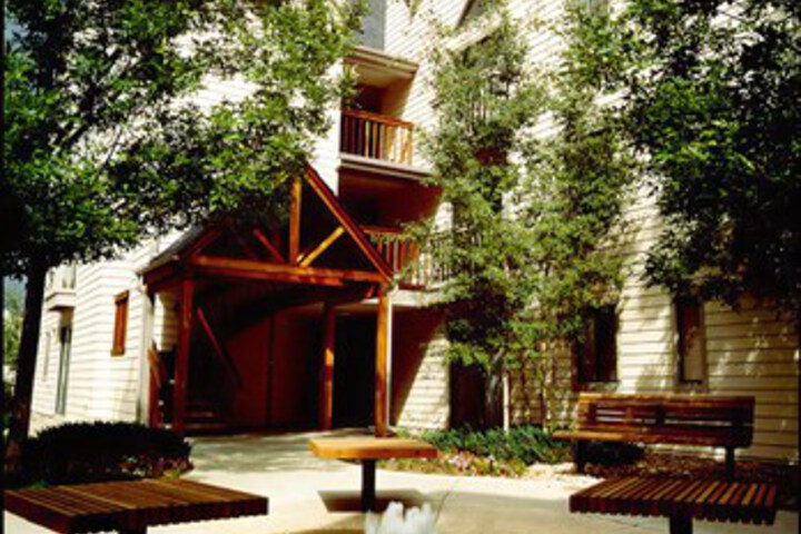 Hotel Exterior 7 of 18