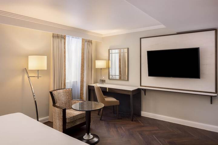 Room 87 of 284