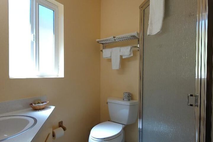 2 Queen Beds Private Bathroom (8 of 20)
