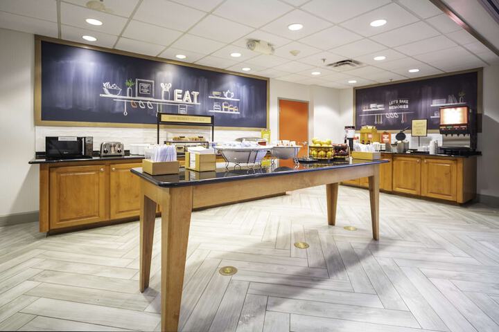 Breakfast area