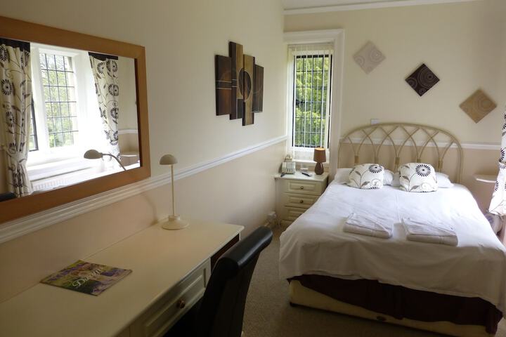 Room 16 of 48