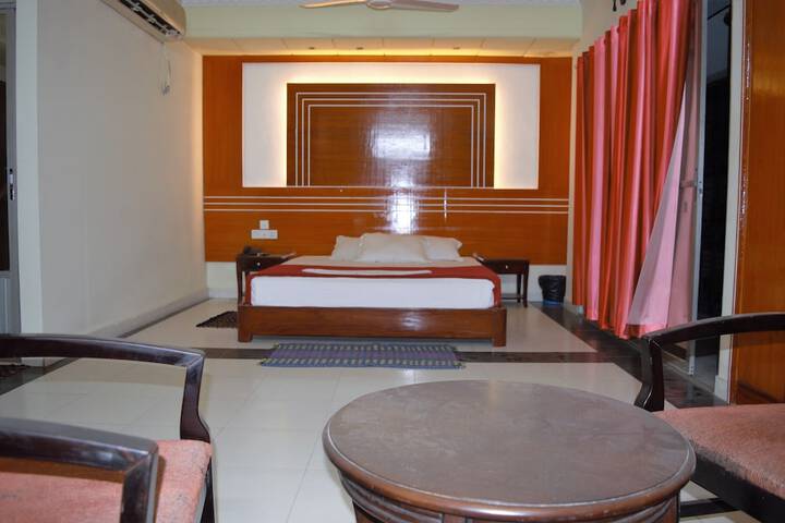 Room 12 of 24
