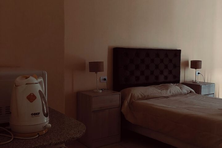 Room 6 of 19