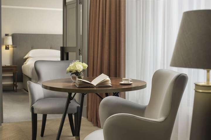 Room 45 of 178