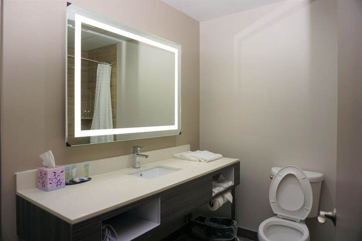 2 Double Beds (1 of 18)